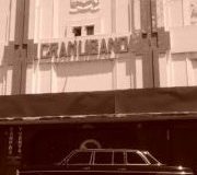 El Teatro Gran Líbano, esquina suroeste del cruce de avenida 7 y calle 10. COSTA RICA MERCEDES 300D LIMO.
