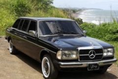 COSTA RICA HERMOSA SURFING BEACH. MERCEDES 300D LANG W123