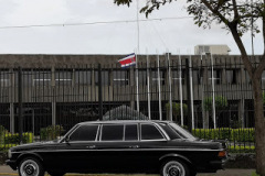 Presidential-Palace-of-the-Republic-of-Costa-Rica.-MERCEDES-300D-LIMOUSINE-SERVICE