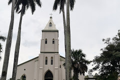 Atenas Costa Rica Catholic Church. W123 LANG MERCEDES 300D LIMOUSINE
